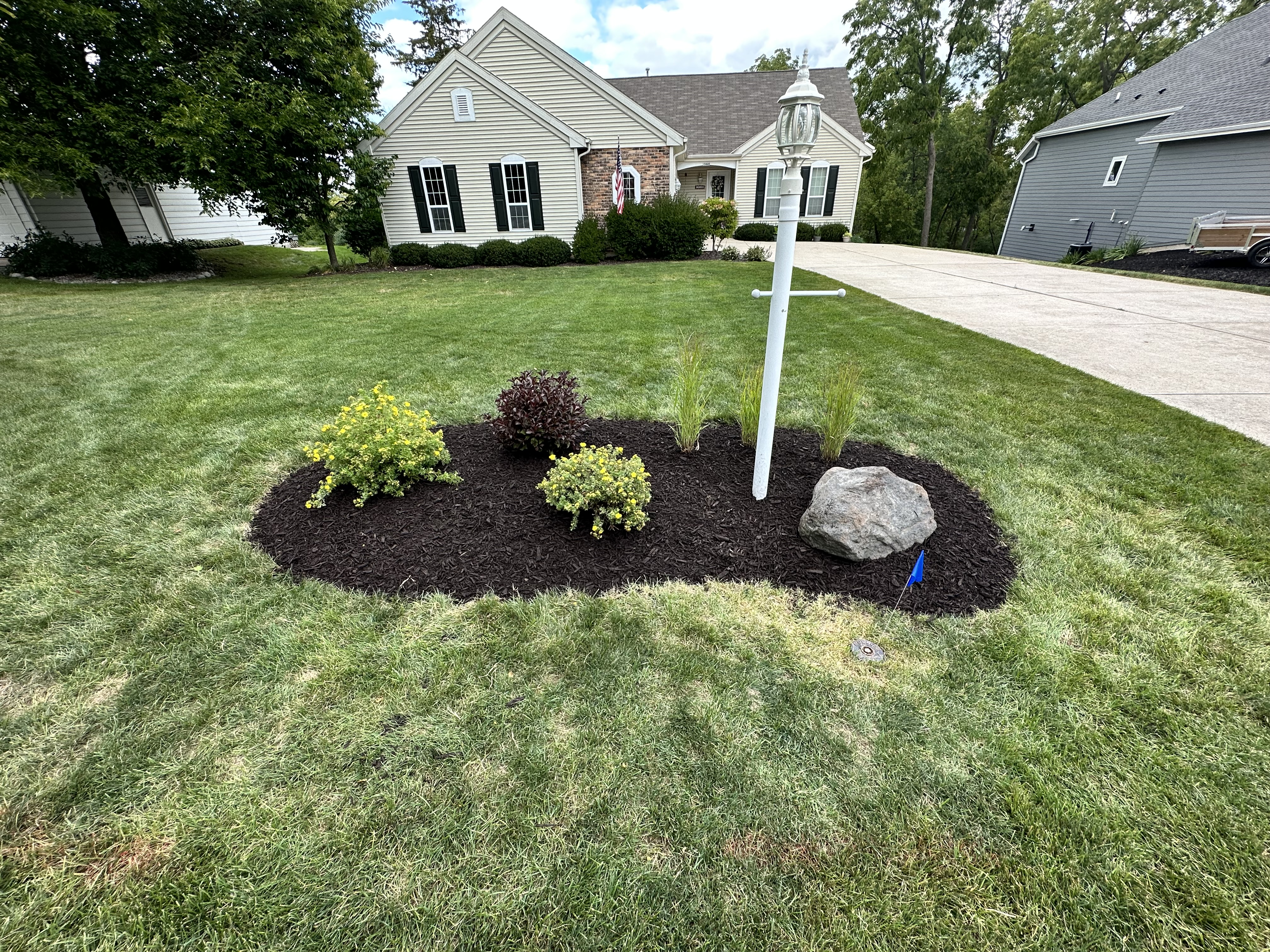 Garden Bed Install & Mulch Installation 